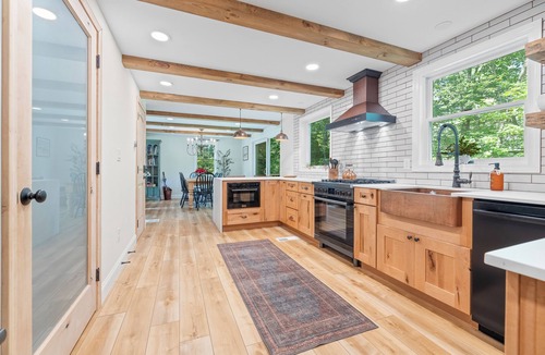 Norwich Cottage | Norwich Cottage 3BD/2BA - 1mi to Dartmouth