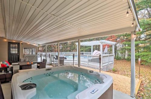 Stroudsburg House | Oasis Hot Tub Pool Game Room