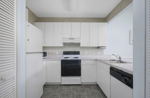 Butler Beach Apartment | Ocean Village Club Q34