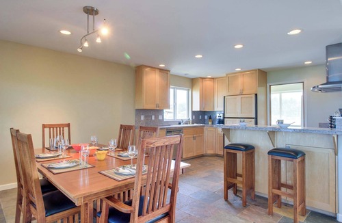 Bayshore House | Oceanfront Home with Bay Views, Free WiFi, Gas Grill & Gas Fireplace