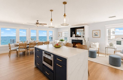 Devon House | Oceanfront Luxury Retreat 7BR 7BA Rooftop Terrace Steps to TYDE Venue