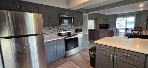 Swanton House | October Moon- Lakefront Pet-Friendly Home with Dock in Deep Creek Lake (Near Wisp Resort)
