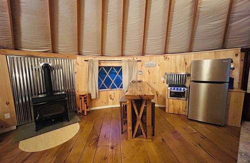 Buckfield House | Old Apple Yurt | Bar 2 decks | Wifi | Fire Pit