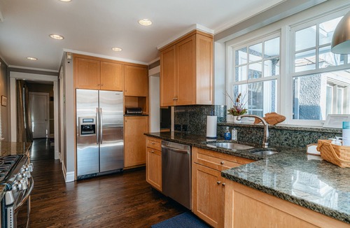 Rogers Park House | Only Urban Beach House in Chicago