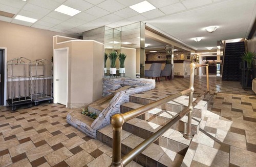 Romulus Hotel | Park Inn by Radisson, Detroit Metro Airport