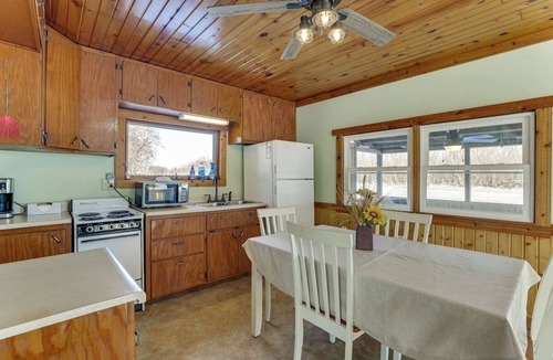 Johnson Creek Cottage | Peaceful Riverfront Escape with Stunning Views