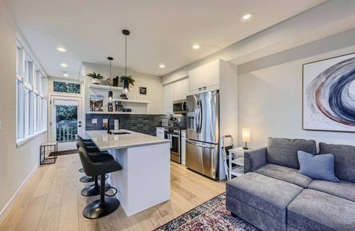 Wallingford House | Perch - Wallingford Comfort: Cozy & Bright 2BR | Parking | Remote Work