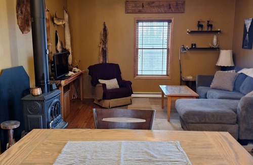 Evart House | Perfect 2-bedroom house in Evart for a secluded relaxing getaway!