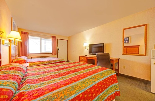 Stevenson Hotel | Perfect for Hiking Adventures | 3 Affordable Units | Pets are Allowed