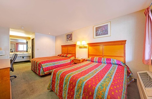 Stevenson Hotel | Perfect for Hiking Adventures | 3 Affordable Units | Pets are Allowed