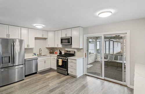 Libertyville House | Perfect for Large Families