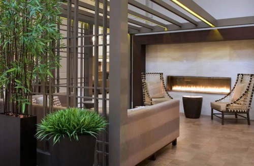 Fairfax Hotel | Pet-Friendly Comfort Near Fairfax Museum & Visitor Center | Free Parking