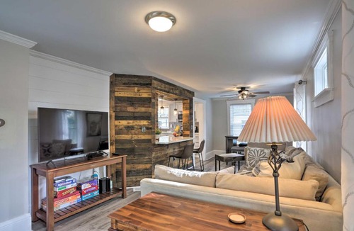 Willoughby House | Pet-Friendly Home - 1/2 Mi to Downtown Willoughby!