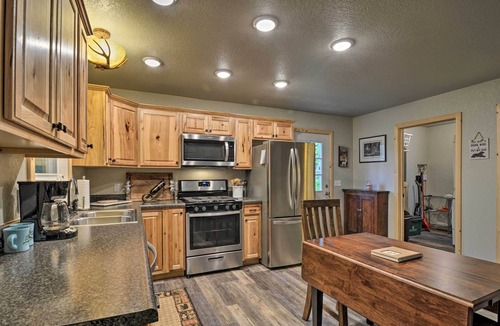 Alanson Cabin | Pet-Friendly Petoskey Area Cabin, Walk to River!