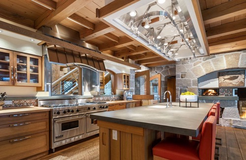 Williamsburg House | Pine Hollow in Elk Rapids - World Class Property!