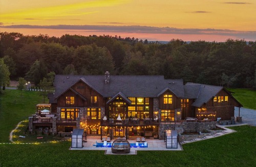 Middletown Villa | Pinnacle Pointe by Relaxtay | 600-Acre Private Luxury Estate with Spa, Pool, Theater & Lake