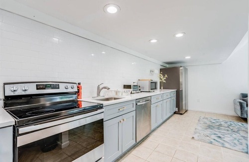 Stroudsburg Villa | !Poconos Hidden Villa de’Casablanca Pool+Spa Creek