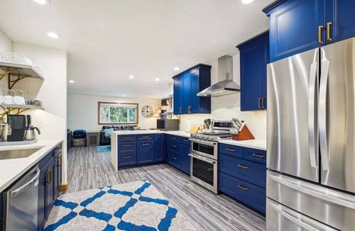 Downtown Cannon Beach House | Poppy`s Place - Newly Remodeled!