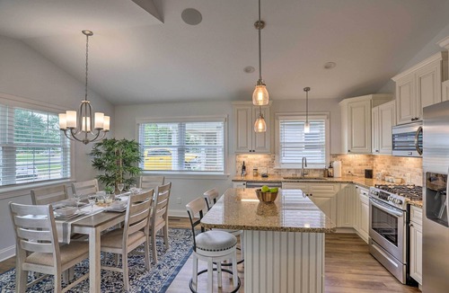 Port Clinton Cottage | Port Clinton Home With Lake Views!