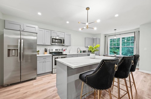 Maple Hill House | Premium 3-Story Townhome | Perfect for Large Groups