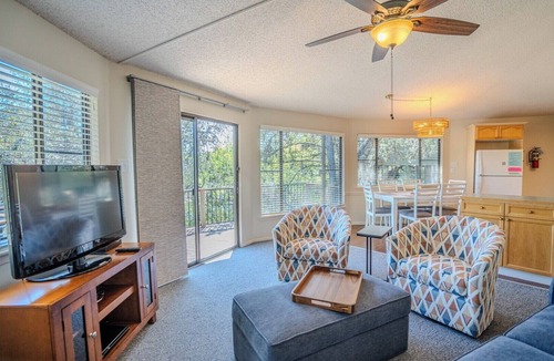 Lakeway Villa | Primrose #6 - Lake View Retreat with Hot Tub Access