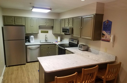 Lincoln Condo | Pristine Loon Condo #1-King & 2 Queens-In&Outdoor Pools,Shuttle,Gym-Town Center