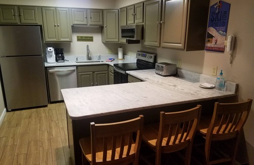 Lincoln Condo | Pristine Loon Condo #1-King & 2 Queens-In&Outdoor Pools,Shuttle,Gym-Town Center