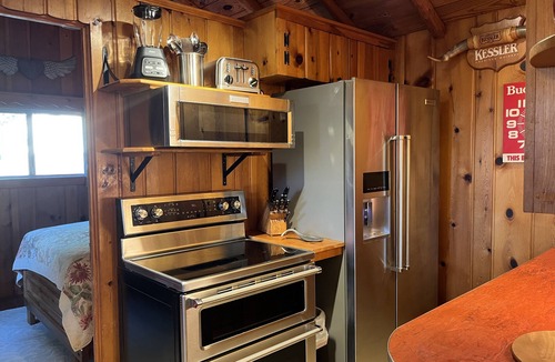Pigeon House | Private Lakefront Cottage on North Shore Sand Point.
