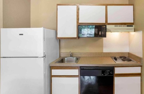Fishkill Apartment | Queen bed, RI Shower, Nsmk|Kitchen|Studio 6 Fishkill