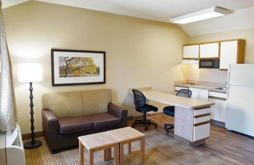 Fishkill Apartment | Queen bed, RI Shower, Nsmk|Kitchen|Studio 6 Fishkill