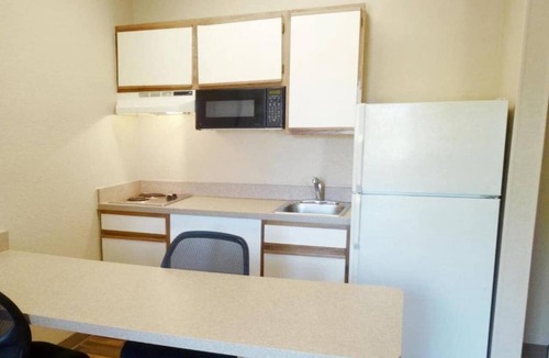 Fishkill Apartment | Queen bed, RI Shower, Nsmk|Kitchen|Studio 6 Fishkill