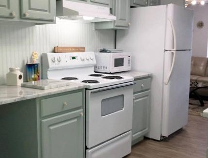 Old Town House | Quiet-Clean-Cottage-Dogs Kitchen
