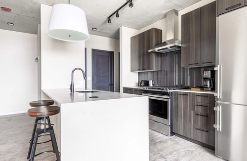West Loop Apartment | Rad West Loop 1BR w/Pool, Gym, nr. Restaurant Row, by Blueground
