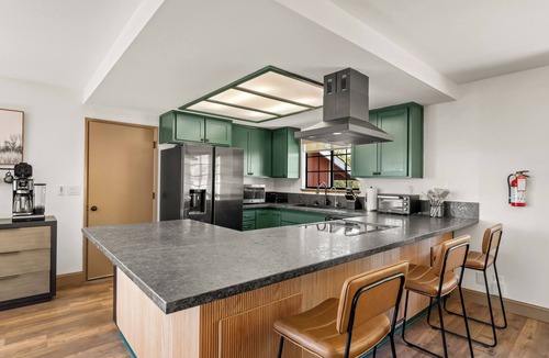 Mariposa House | Ranch-Style Retreat w/Hot Tub, Game Room & Views!