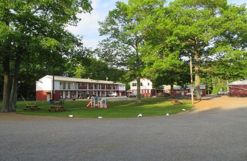 Catskill Hotel | Red Ranch Inn