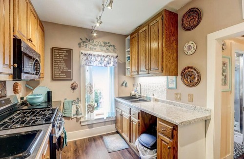 Lebanon House | Relax & Reboot in this Charming 2-Bedroom Townhome