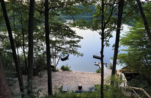 Six Lakes House | Relaxing Lake House with Beach, Hot Tub