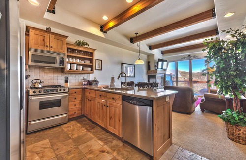 Kimball Junction Condo | Relaxing Luxury Townhome, Great Location Overlooking Nature Preserve in Park City Preserve