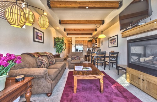 Kimball Junction Condo | Relaxing Luxury Townhome, Great Location Overlooking Nature Preserve in Park City Preserve