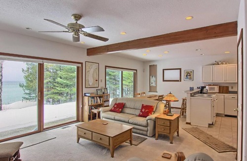 Ellsworth House | Retreat in the Woods