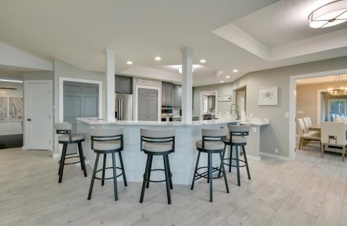 Traverse City House | Rooftop Deck, Bay Views! Traverse City Penthouse