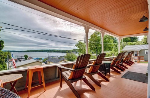Weirs Beach House | Room 2 (Second Floor Private Bathroom)