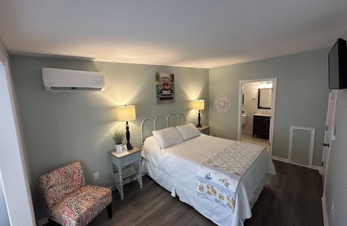Frankford Bed & Breakfast | Room 2 - The Inn at Dirickson Creek