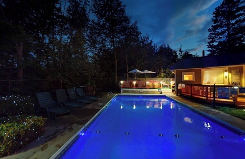 Weirs Beach House | Room 8 (3rd Floor and Shared Bathroom)
