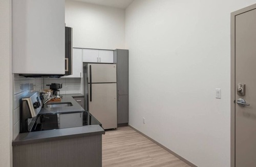 Roosevelt Apartment | Roosevelt Suite| Walk to Light Rail + Rooftop View