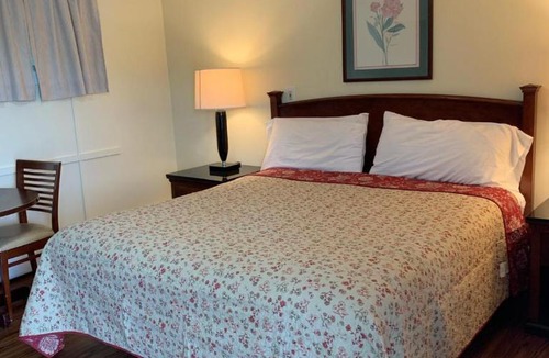 Hampton Hotel | Royale Coach Motor Lodge