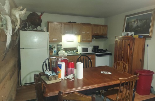 Mardela Springs Cabin | Rustic Log Cabin 1050SF Fishing and Hunting