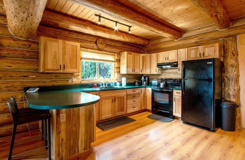 Stevenson Cabin | Rustic Private Cabin with Fireplace Perfect for Hiking and Fishing in Stevenson, Washington