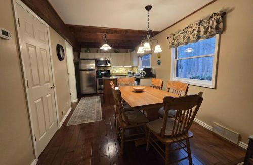 Thompsonville House | Saltbox