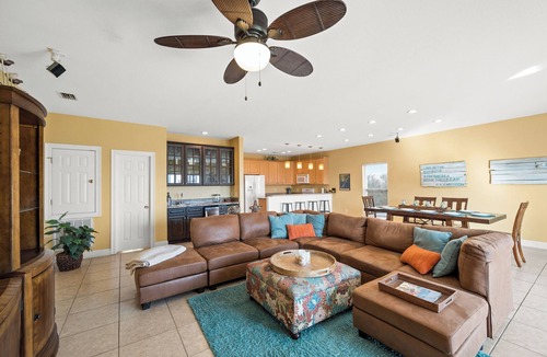 Fort Morgan House | Sand-Y-Sol | 4BR/4BA Gulf-View Home | Sleeps 10 | Deck + Dog-Friendly